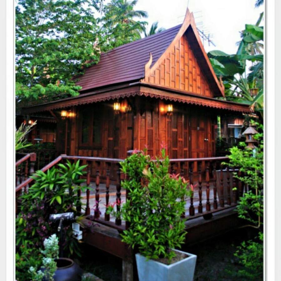 Resort Baan Mai Chai Khlong Amphawa Exterior photo